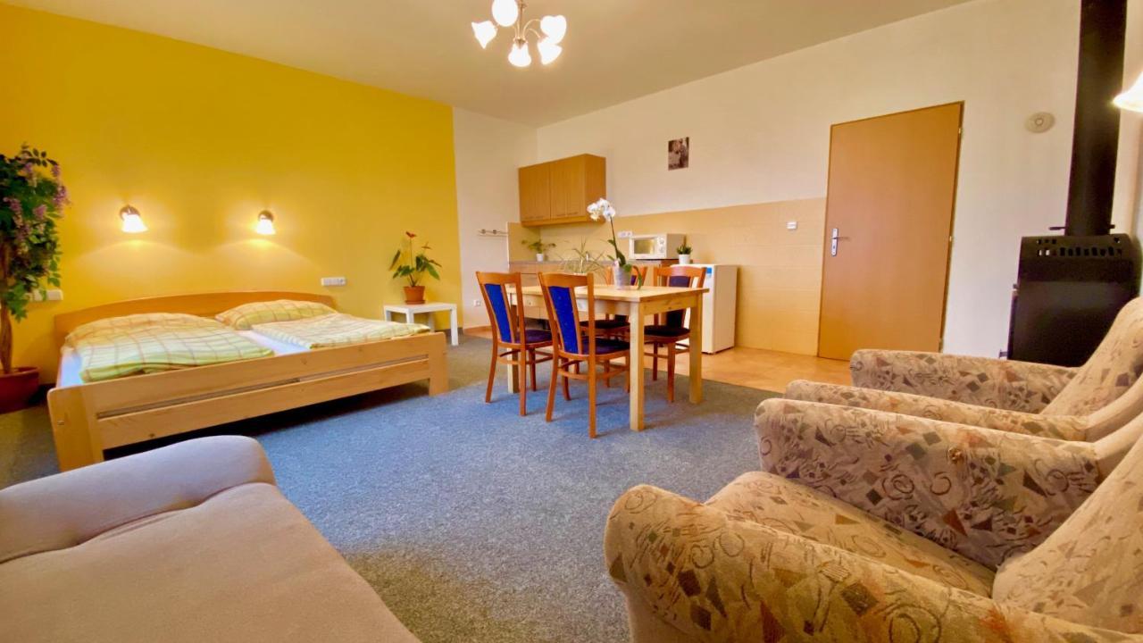 Rekreacni Areal Zbraslavice Hotel ภายนอก รูปภาพ