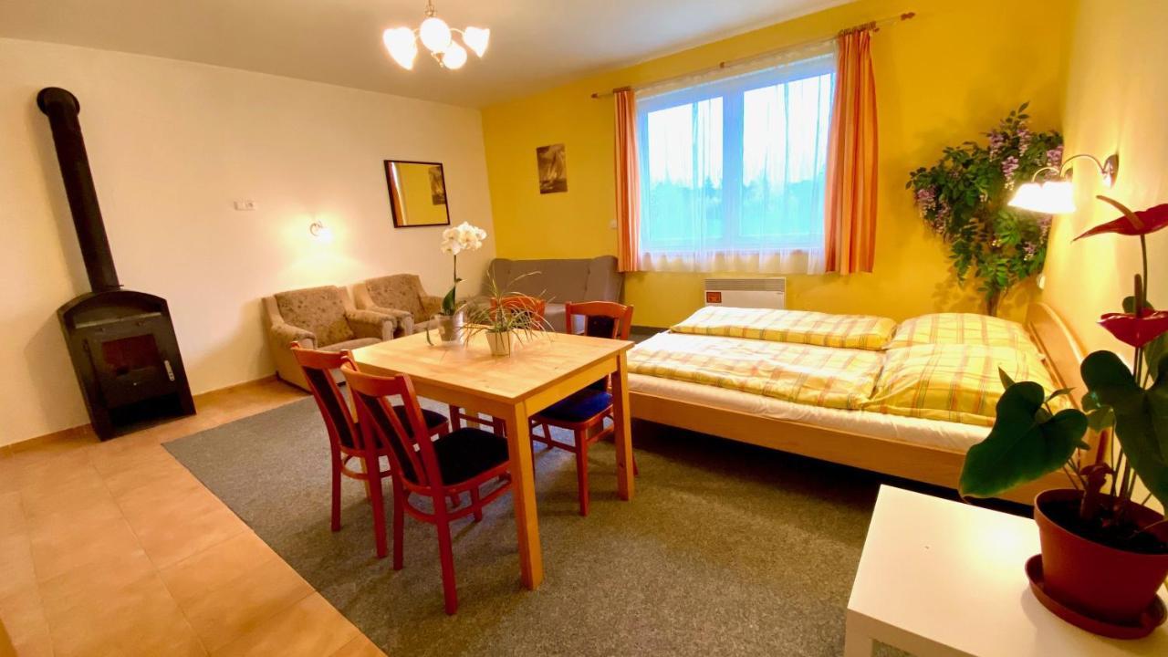 Rekreacni Areal Zbraslavice Hotel ภายนอก รูปภาพ